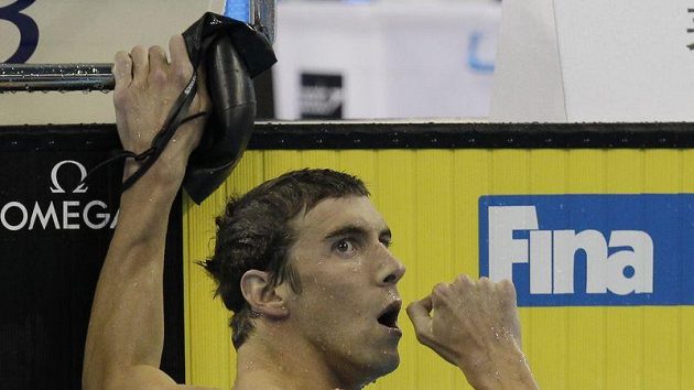 Michael Phelps po vítězném závodě na 200 m motýlek Michael Phelps po vítězném závodě na 200 m motýlek