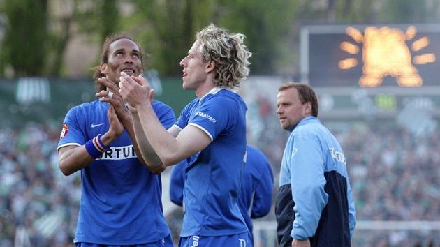 Mario Lička (vpravo) ještě v dresu Baníku Ostrava. Mario Lička (vpravo) ještě v dresu Baníku Ostrava.