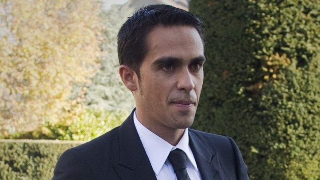 Španělský cyklista Alberto Contador přichází k soudu. Španělský cyklista Alberto Contador přichází k soudu.