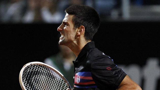 Srb Novak Djokovič se raduje z výhry nad Britem Murrayem v semifinále turnaje v Římě. Srb Novak Djokovič se raduje z výhry nad Britem Murrayem v semifinále turnaje v Římě.