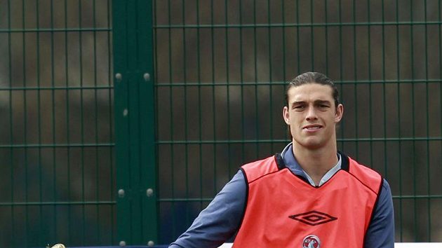 Anglický reprezentační útočník Andy Carroll Anglický reprezentační útočník Andy Carroll