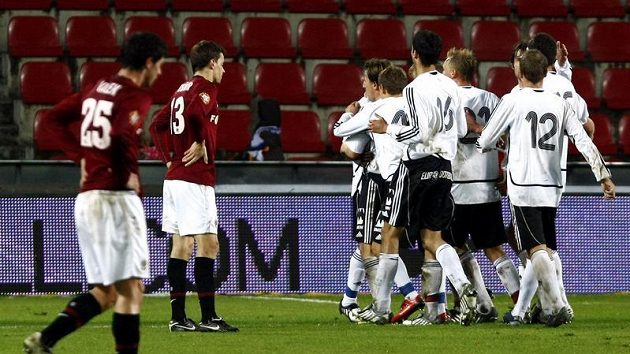 Fotbalisté Českých Budějovic oslavují gól na Spartě Fotbalisté Českých Budějovic oslavují gól na Spartě