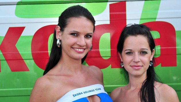 Eva Šlapetová (vlevo) a Aneta Smolíková při Bohemia rallye. Eva Šlapetová (vlevo) a Aneta Smolíková při Bohemia rallye.