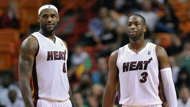 Hráči Miami LeBron James (vlevo) a Dwyane Wade byli nejlepšími na palubovce. Hráči Miami LeBron James (vlevo) a Dwyane Wade byli nejlepšími na palubovce.