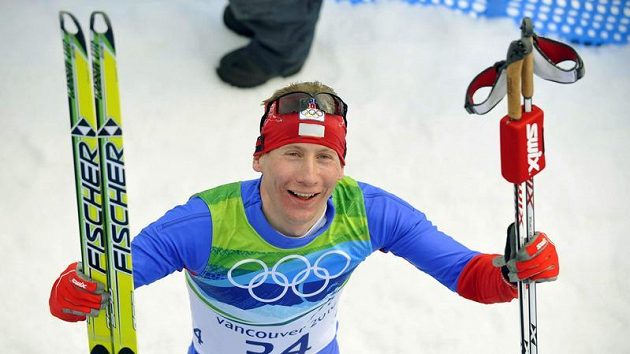 Bronzový Lukáš Bauer v cíli závodu na 15 kilometrů bruslením Bronzový Lukáš Bauer v cíli závodu na 15 kilometrů bruslením