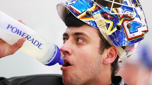 Brankář Ondřej Pavelec zakotví v Liberci. Brankář Ondřej Pavelec zakotví v Liberci.