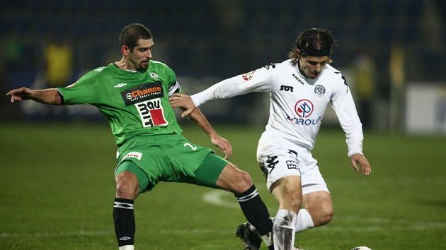 Petr Pavlík z Jablonce (vlevo) v akci Petr Pavlík z Jablonce (vlevo) v akci