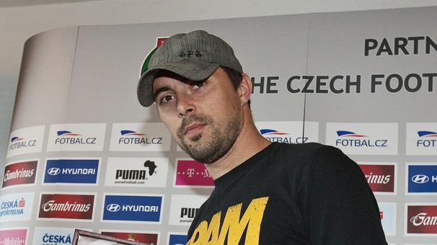 Olomoucký útočník Michal Ordoš s cenou pro krále ligových střelců, jímž se stal v loňské sezóně. Olomoucký útočník Michal Ordoš s cenou pro krále ligových střelců, jímž se stal v loňské sezóně.