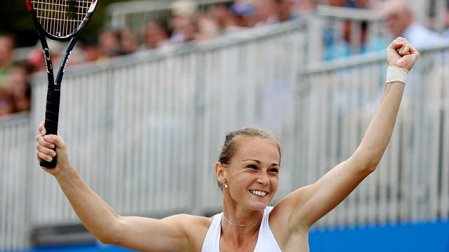 Slovenská tenistka Magdalena Rybáriková se raduje z vítězství na turnaji v Birminghamu Slovenská tenistka Magdalena Rybáriková se raduje z vítězství na turnaji v Birminghamu