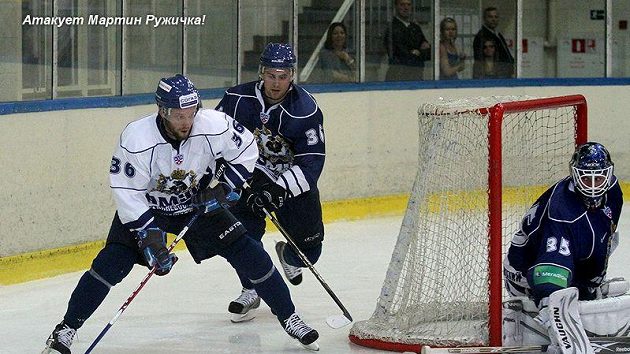 Martin Růžička (vlevo) v dresu Chabarovsku Martin Růžička (vlevo) v dresu Chabarovsku