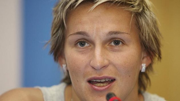 Barbora Špoptáková hovoří před mítinkem v Dauhá jako jedna z ambasadorů Diamantové ligy. Barbora Špoptáková hovoří před mítinkem v Dauhá jako jedna z ambasadorů Diamantové ligy.