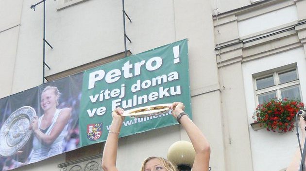 Petra Kvitová je po oslavách opět v tréninku. Ale zranění zlobí dál. Petra Kvitová je po oslavách opět v tréninku. Ale zranění zlobí dál.