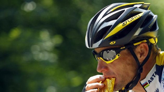 Americký cyklista v barvách stáje Astana Lance Armstrong Americký cyklista v barvách stáje Astana Lance Armstrong
