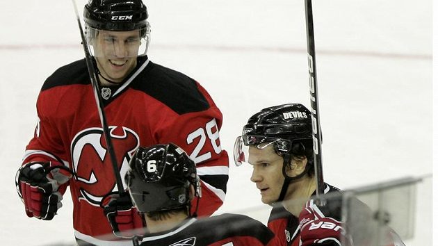 Patrik Eliáš (vpravo) se spoluhráči z New Jersey Patrik Eliáš (vpravo) se spoluhráči z New Jersey