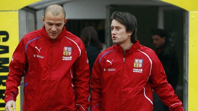 Roman Bednář (vlevo) a Tomáš Rosický na srazu české fotbalové reprezentace Roman Bednář (vlevo) a Tomáš Rosický na srazu české fotbalové reprezentace