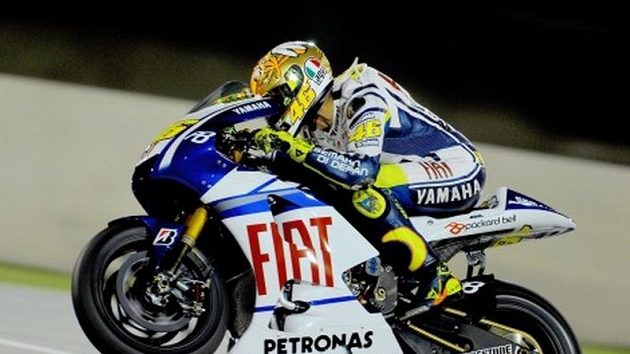 Valentino Rossi se v Jerezu vyrovnává s následky bolestivého poranění ramene. Valentino Rossi se v Jerezu vyrovnává s následky bolestivého poranění ramene.