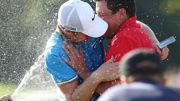 Vítězem golfového Czech Open v Čeladné se stal anglický profesionál Oliver Fisher (vlevo). Vítězem golfového Czech Open v Čeladné se stal anglický profesionál Oliver Fisher (vlevo).