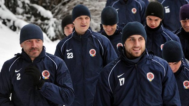Fotbalisté Sparty nabírají fyzickou kondici ve Špindlerově mlýně. Fotbalisté Sparty nabírají fyzickou kondici ve Špindlerově mlýně.
