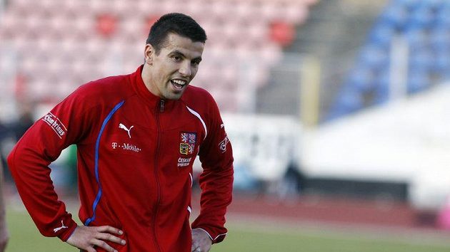 Milan Baroš se usmívá při tréninku české reprezentace. Milan Baroš se usmívá při tréninku české reprezentace.
