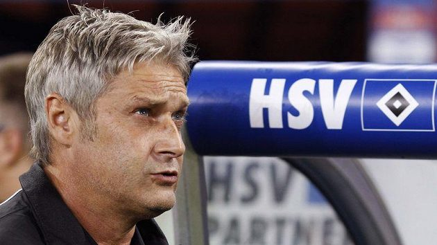 Armin Veh už není trenérem fotbalistů Hamburku. Armin Veh už není trenérem fotbalistů Hamburku.