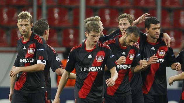 Radost fotbalistů Bayeru Leverkusen Radost fotbalistů Bayeru Leverkusen