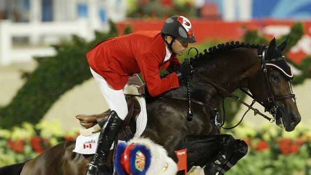 Kanadský jezdec Erik Lamaze v sedle Hicksteada na archivním snímku z olympiády v Pekingu. Kanadský jezdec Erik Lamaze v sedle Hicksteada na archivním snímku z olympiády v Pekingu.