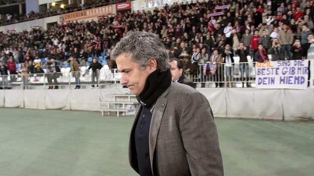 Zklamaný kouč Realu Madrid José Mourinho po remíze s posledním celkem tabulky. Zklamaný kouč Realu Madrid José Mourinho po remíze s posledním celkem tabulky.