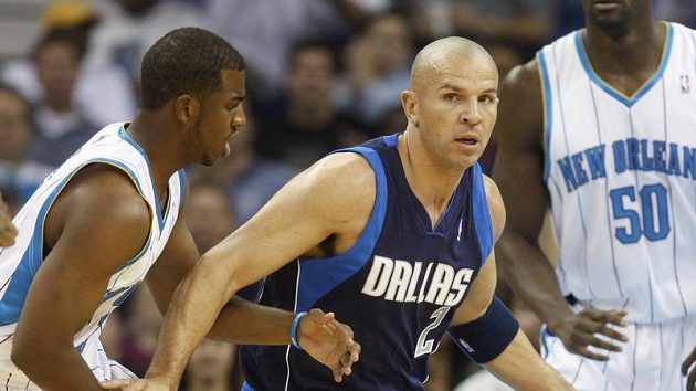 Basketbalista Dallasu Mavericks Jason Kidd při středečním zápase NBA v New Orleansu, Wednesday, Nov. 4, 2009. (AP Photo/Bill Haber) (ČTK/AP) Basketbalista Dallasu Mavericks Jason Kidd při středečním zápase NBA v New Orleansu, Wednesday, Nov. 4, 2009. (AP Photo/Bill Haber) (ČTK/AP)