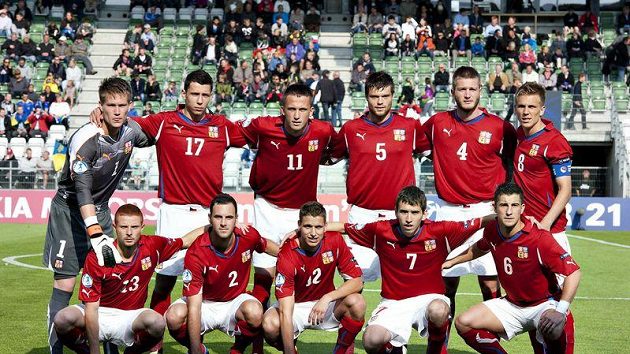 Osm reprezentantů z ME do 21 let může olympiádu vybojovat a v Londýně možná nebude mít povoleno startovat. Osm reprezentantů z ME do 21 let může olympiádu vybojovat a v Londýně možná nebude mít povoleno startovat.