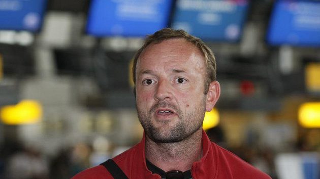 Tomáš Dvořák při odletu českých atletů na MS v Tegu. Tomáš Dvořák při odletu českých atletů na MS v Tegu.