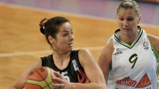 Maja Miljkovičová z Bourges (vlevo) a Irena Borecká z Brna Maja Miljkovičová z Bourges (vlevo) a Irena Borecká z Brna