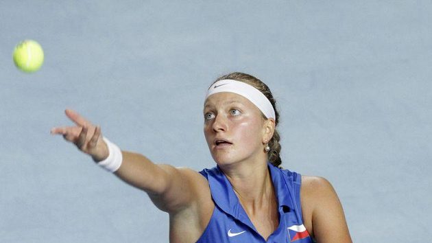 Petra Kvitová při servisu Petra Kvitová při servisu