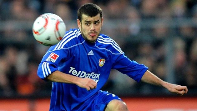 Švýcarský záložník Tranquillo Barnetta opouští Leverkusen a bude v příštích třech letech hrát za Schalke Švýcarský záložník Tranquillo Barnetta opouští Leverkusen a bude v příštích třech letech hrát za Schalke