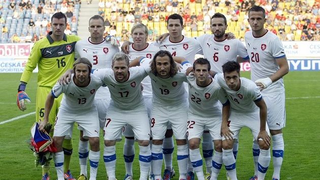 Fotbaloví reprezentanti mají před dalšími kvalifikačními zápasy o čem přemýšlet. Fotbaloví reprezentanti mají před dalšími kvalifikačními zápasy o čem přemýšlet.