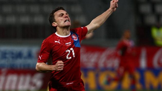 David Lafata se raduje z branky, kterou vstřelil do slovenské sítě. David Lafata se raduje z branky, kterou vstřelil do slovenské sítě.