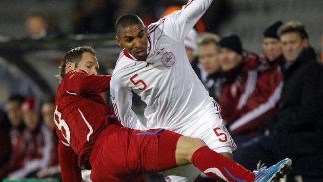 Dánský obránce Patrick Mtiliga (vpravo). Dánský obránce Patrick Mtiliga (vpravo).