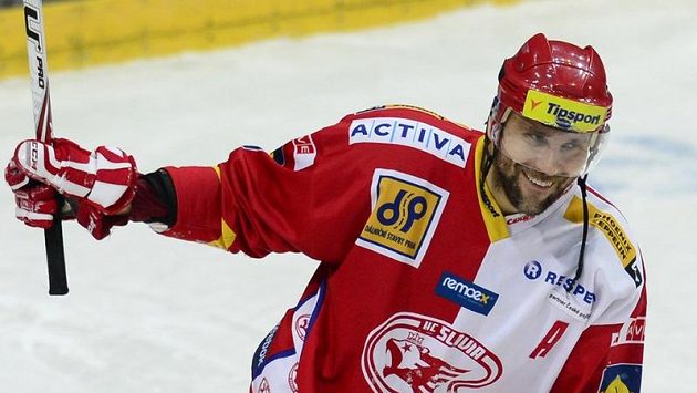 Autor rozhodujícího gólu v prodloužení duelu se Zlínem, obránce Slavie Pavel Kolařík. Autor rozhodujícího gólu v prodloužení duelu se Zlínem, obránce Slavie Pavel Kolařík.