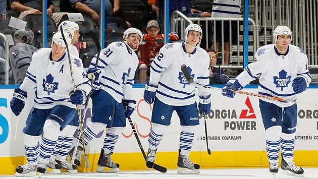 Radost hokejistů Toronta v utkání NHL proti Atlantě. Radost hokejistů Toronta v utkání NHL proti Atlantě.