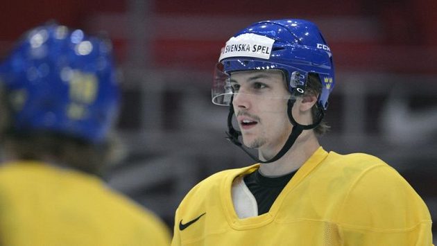Švédský obránce Erik Karlsson si nepřipouští, že by jeho národní tým přes Čechy nepřešel. Švédský obránce Erik Karlsson si nepřipouští, že by jeho národní tým přes Čechy nepřešel.