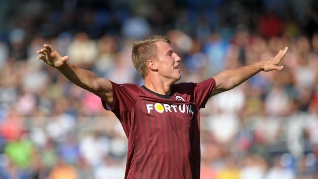 Albánec v dresu Sparty Balaj jásá nad gólem, který vstřelil Slovácku. Albánec v dresu Sparty Balaj jásá nad gólem, který vstřelil Slovácku.