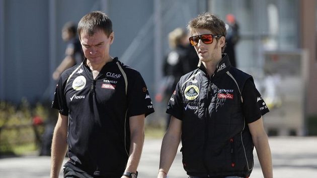 Francouzský pilot Romain Grosjean (vpravo). Francouzský pilot Romain Grosjean (vpravo).