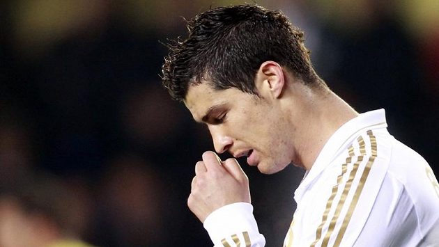 Smutný útočník Realu Madrid Cristiano Ronaldo Smutný útočník Realu Madrid Cristiano Ronaldo