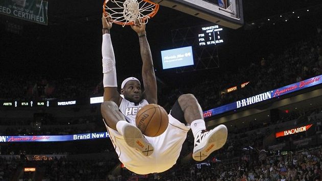 LeBron James nasbíral proti Washingtonu 23 bodů. LeBron James nasbíral proti Washingtonu 23 bodů.