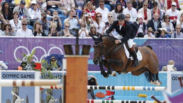 Brit Nick Skelton s koněm Big Star Brit Nick Skelton s koněm Big Star