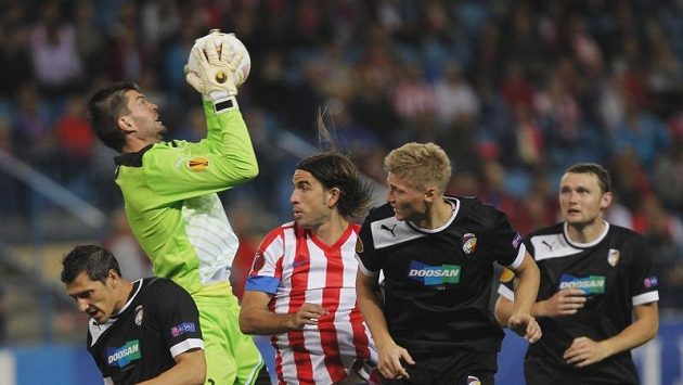 Gólman Matúš Kozáčik držel až do nastavení čisté konto. Gólman Matúš Kozáčik držel až do nastavení čisté konto.