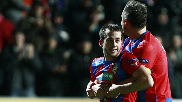 Plzeňští David Štípek (vlevo) a Pavel Horváth se radují z gólu proti hapoelu Tel Aviv. Plzeňští David Štípek (vlevo) a Pavel Horváth se radují z gólu proti hapoelu Tel Aviv.