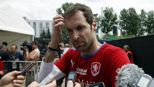 Petr Čech na tréninku reprezentace po debaklu s Ruskem Petr Čech na tréninku reprezentace po debaklu s Ruskem