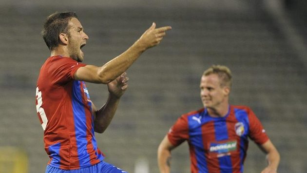 Marek Bakoš (vlevo) se raduje z gólu proti Lokerenu, který ovšem v Bruselu na výhru nestačil. Marek Bakoš (vlevo) se raduje z gólu proti Lokerenu, který ovšem v Bruselu na výhru nestačil.