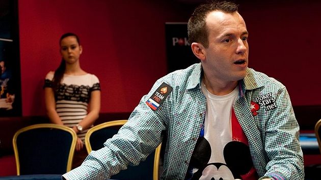 Dag Palovič rád předvádí nejen své karetní umění. Seznamte se s největším exhibicionistou československé pokerové scény. ... Dag Palovič rád předvádí nejen své karetní umění. Seznamte se s největším exhibicionistou československé pokerové scény. ...