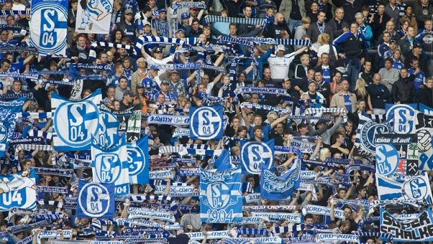 O pohřbení u stadiónu bude mezi skalními fanoušky modrobílých jistě velký zájem. O pohřbení u stadiónu bude mezi skalními fanoušky modrobílých jistě velký zájem.